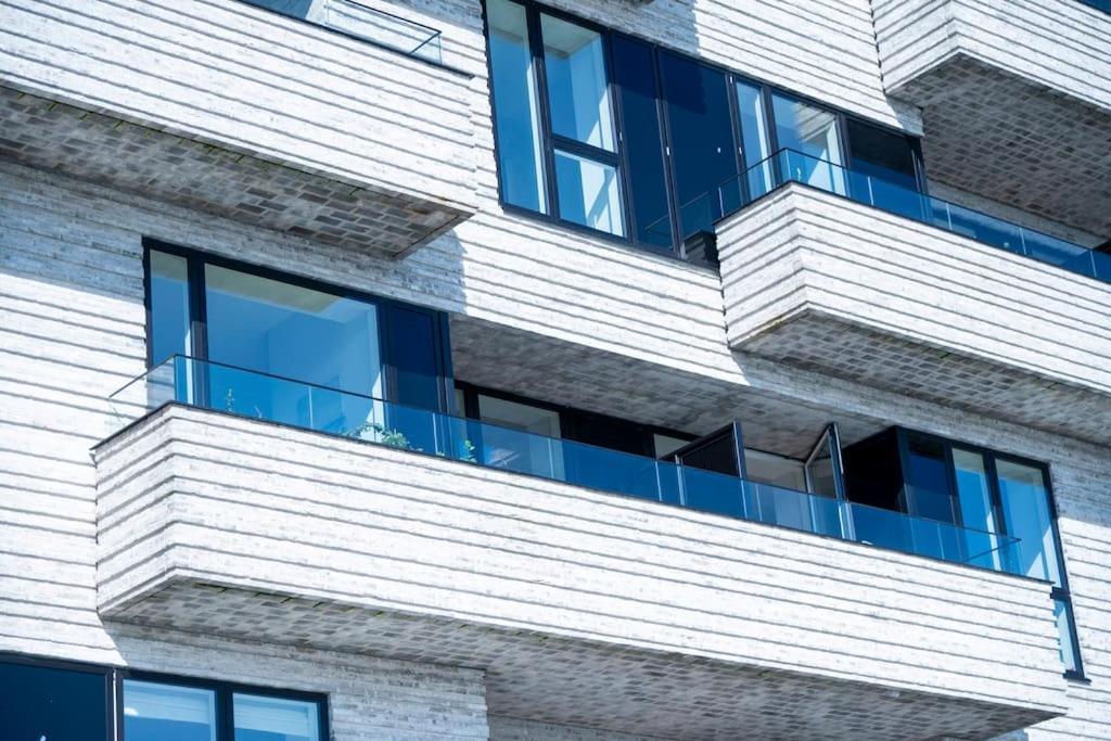 Appartement Brand New & Full Sea View In *